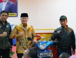 Usin Sembiring Jaring Aspirasi Masyarakat dan Beri Bantuan Gerobak UMKM