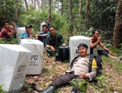 Perjuangan PPS, Lewati Kawasan Harimau Demi Mengantarkan Surat Suara