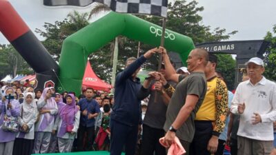 Didampingi Danrem, Wagub Lepas Peserta Jalan Sehat