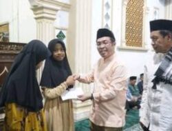 Safari Ramadhan, Pemkab Mukomuko Berikan Santunan ke Anak Yatim dan Piatu
