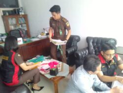 Kejari Seluma Geledah Tiga Instansi