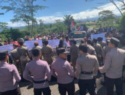 Tagih Janji Bupati, Ratusan Masa Gelar Orasi