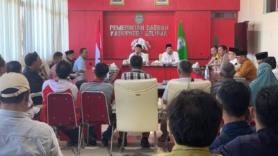 Audiensi Tak Dihadiri Bupati, Masyarakat Kecewa