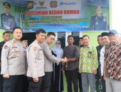 Irwasda Serahkan Kunci Bedah Rumah Milik Kurnadi