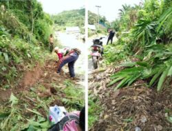 Pemdes Cinto Mandi Kerja Bakti Bersihkan Lingkungan