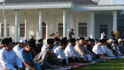 Bupati Undang Masyarakat Shalat Ied Di Rumah Dinas