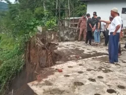 Tinjau Lokasi Longsor, Bupati Minta OPD Terkait Segera Bertindak