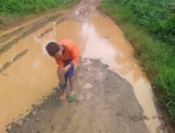 Warga Sengkuang Jaya Berharap Jalan Segera Diperbaiki