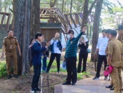 Rohidin Tinjau Titik Pembangunan Awning di Pantai Panjang
