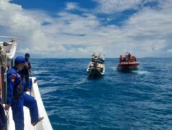 Polairud Evakuasi Kapal Nelayan dan Pemancing di Perairan Pulau Semujur