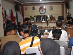 Tim Pasangan Dempo Xler – Ahmad Kenedi Serahkan Syarat Bakal Calon Gubernur Bengkulu