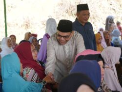 Pilkada Seluma, Teddy dan Mantan Bupati Seluma Lantik 2.000 Tim Keluarga