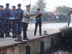 Polda Bengkulu Tabur Bunga di Laut, Bentuk Penghormatan Kepada Arwah Pahlawan