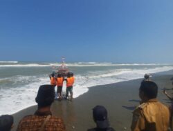 Nelayan Penago I Seluma Masih Pertahankan Tradisi Larungan