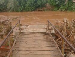 Dampak Banjir, Jembatan Sentral Produksi Pertanian Putus