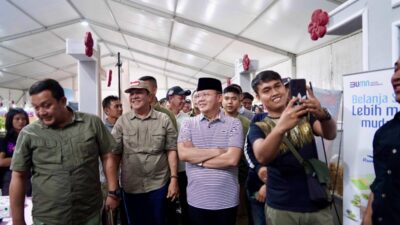 Rohidin Meriahkan Festival Tabut dengan Berburu Jajanan