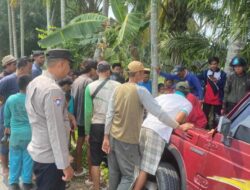 Hantam Katana, Yamaha NMAX Masuk Kolong Mobil