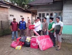 Dinas Sosial Mukomuko Salurkan Bantuan Korban Tanah Longsor