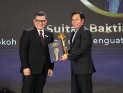 Sultan Raih Awards Kategori Tokoh Demokrasi