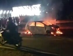 Toyota Agya Terbakar, Jalan Lintas Bengkulu-Manna Macet