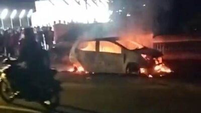 Toyota Agya Terbakar, Jalan Lintas Bengkulu-Manna Macet