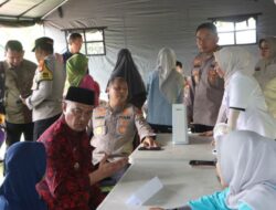 Polda Bengkulu Gelar Bakti Kesehatan dan Makan Bergizi Gratis di Desa Taba Lagan