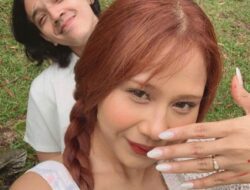 Romantis dan Unik, Nadin Amizah Dilamar di Bawah Rintik Hujan