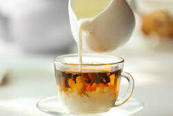 Tips Menyeduh Teh dengan Susu agar Nutrisi Tetap Terjaga