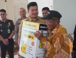 86 Kelompok Tani BU Terima Bantuan Elektrik Sprayer