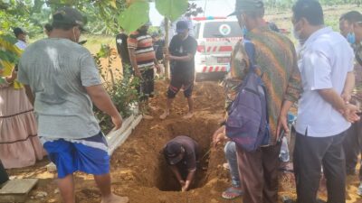 Baru Dua Hari Dikubur, Makam Almarhum Joni Dibongkar
