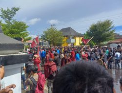 Demo Suarakan Keadilan Berujung Ricuh, Mahasiswa dan Polisi Alami Luka-luka