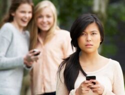 Sikap Tepat Hadapi Orang yang Senang Melihatmu Menderita