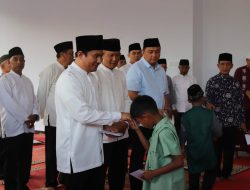 Pemkab BU Serahkan Honor dan Gelar Buka Puasa Bersama