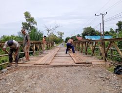 Jembatan Desa Pondok Batu yang Rusak Parah Akhirnya Diperbaiki