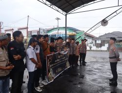 Polres Rejang Lebong Bersama Awak Media Bagikan Takjil Gratis