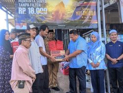 Bupati Mukomuko Serahkan Bantuan kepada Warga Korban Bencana Alam