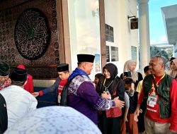 156 Jemaah Calon Haji Kloter Pertama Menuju Asrama Haji