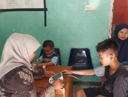 Pemeriksaan Kesehatan Remaja di Desa Padang Mumpo