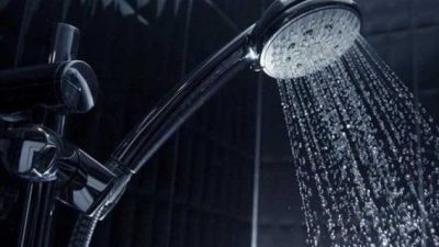 Bukan Bikin Masuk Angin, Ini Manfaat Mandi Malam Pakai Air Dingin