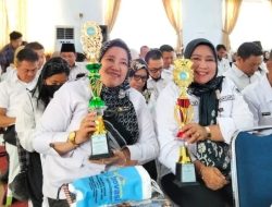 Pemkab Rejang Lebong Berikan Penghargaan kepada OPD Berkinerja Inovatif