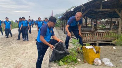 Warga Apresiasi Aksi Bersih Pantai Polda Bengkulu