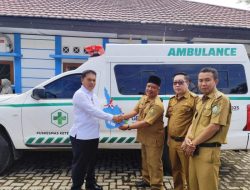 Bupati Serahkan Ambulans dan Gelar Sunatan Massal di Pinang Belapis