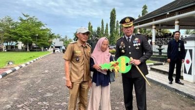 Kado Hari Bhayangkara ke-79, Warga Tanjung Eran Terima Kunci Rumah Baru dari Polres Bengkulu Selatan
