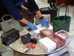 Dua Rumah Digeledah, Kejati Sita Mobil, Berlian, dan Sertifikat Milik Tersangka Korupsi Batu Bara