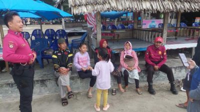 Ditpamobvit Polda Bengkulu Patroli Dialogis di Objek Wisata Pantai Panjang