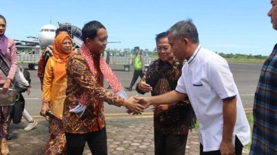 Kapolda Bengkulu Sambut Menteri Kehutanan RI di Bandara Fatmawati Soekarno