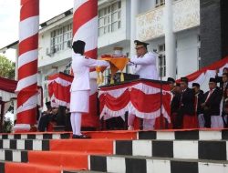 Peringati HUT RI ke-80, Choirul Huda Pimpin Upacara dengan Khidmat