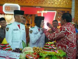 Wagub Mian Bagikan Reward kepada Paskibraka