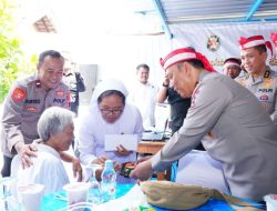 Wakapolri Beri Bantuan Kepada Biarawati dan Lansia di Bakti Sosial Polsek Genuk