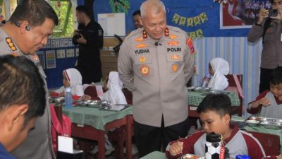 Polda Kalsel Grand Opening SPPG, Bagikan Makan Bergizi Gratis untuk 1.700 Anak